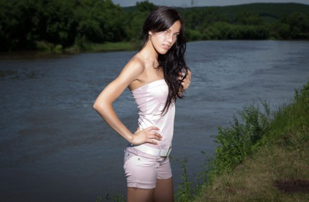 Летнее эротическое фото на природе