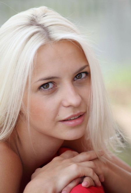 Эротическая фотосессия на природе с Vika A