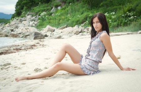 Летняя свежесть: Меган в природе