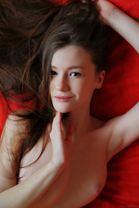 Интимная элегантность: Emily Bloom фотосессия