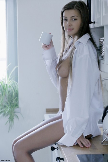 Изысканная чувственность: эротическая фотосессия с Марией Рябушкиной