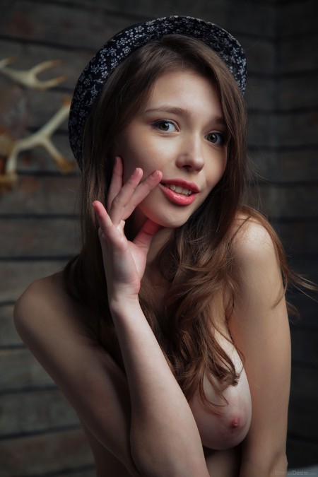 Изящная Мила: Фотосессия Сексуальной Модели