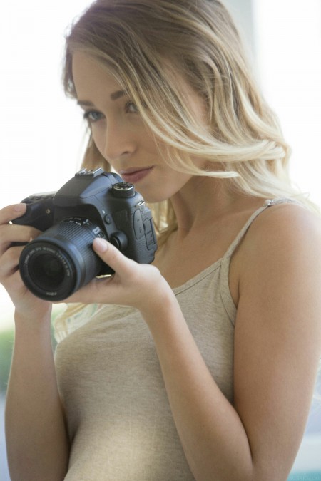 Соблазнительная Райли Энн в домашней обстановке