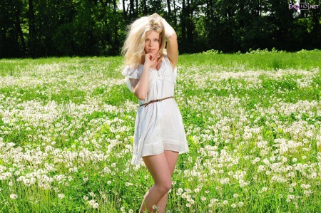 Весенняя радость на полянке Лолы