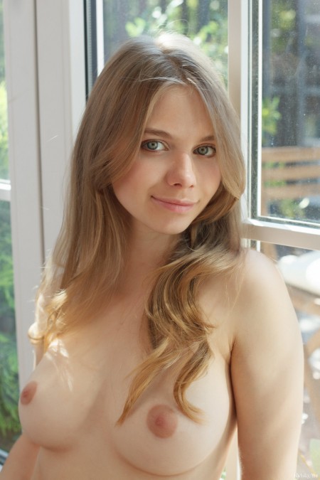 Радостная фотосессия с сексуальной Siya A