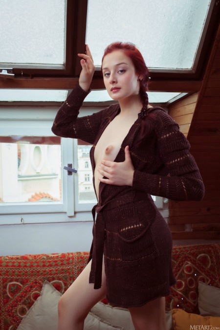 Нежная эротика: Olivia Honey гармонирует с домашним уютом