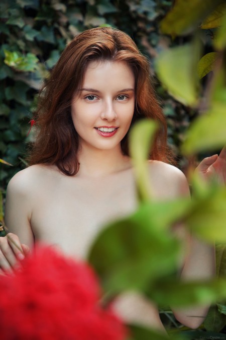 Летняя чувственность: обнаженная Sienna A