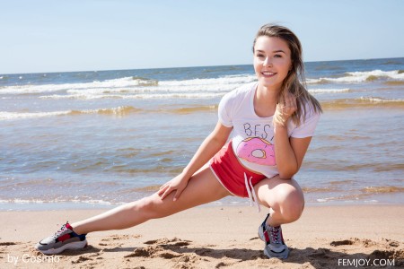 Летнее наслаждение: Доминика Жуле голая