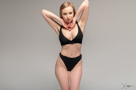 Изысканная секс-символ в нижнем белье