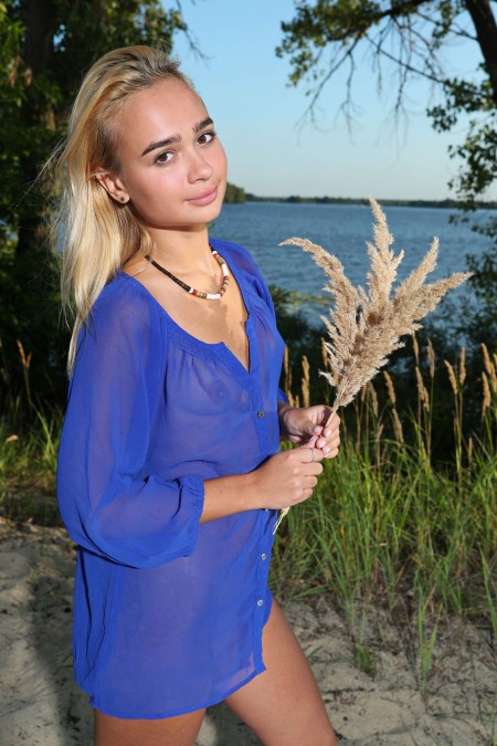 Летнее наслаждение природой: Aimee Rox