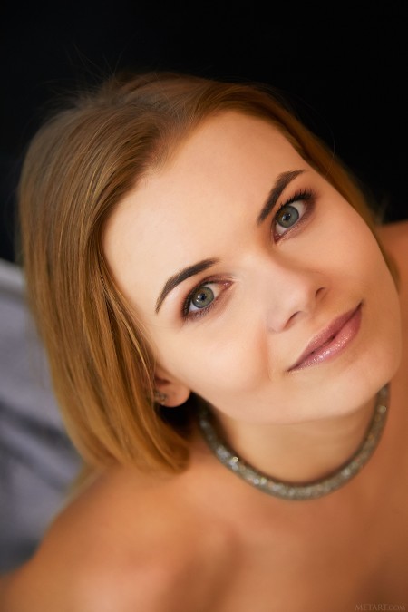 Соблазнительная красота: фотосессия в спальне