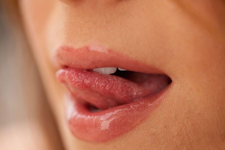 Амбер Сим: сексуальное очарование и элегантность