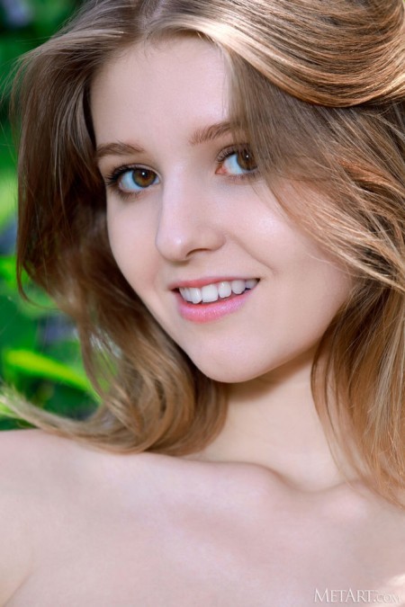 Летняя элегантность: Libby в природе