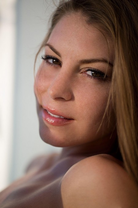 Летняя сенсуальность Амбер Сим