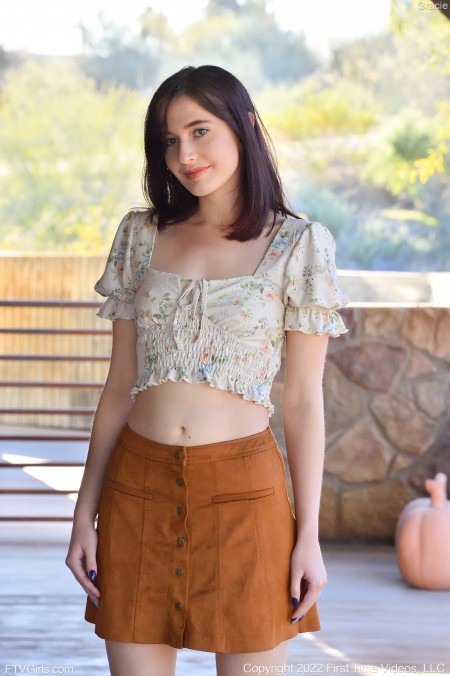 Летняя элегантность: эротический фотосет