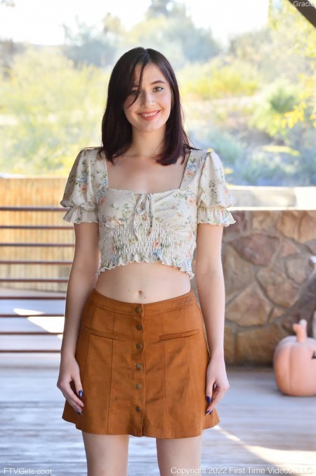 Летняя элегантность: эротический фотосет