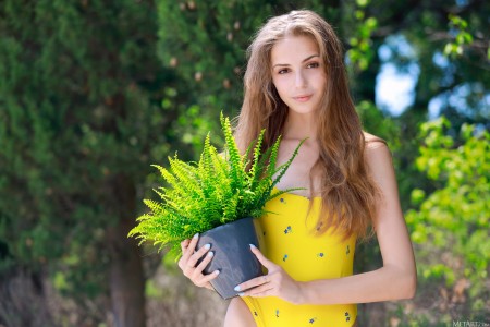Летняя эротическая фотосессия с Эль Тан