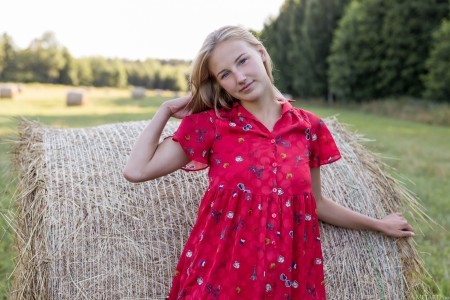 Летняя сказка с голой Бети