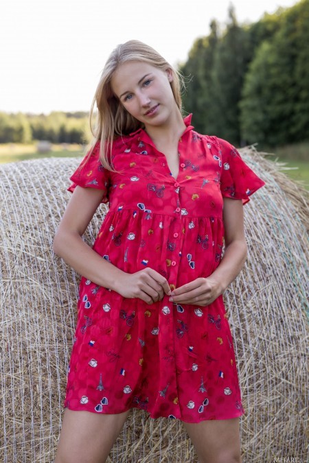 Летняя сказка с голой Бети