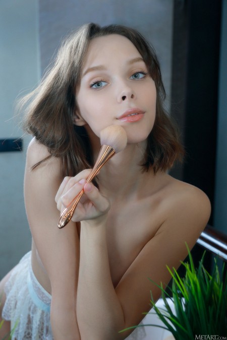 Изысканная красотка в банных полотенцах