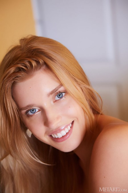 Эротический фотосет с Freya Mayer