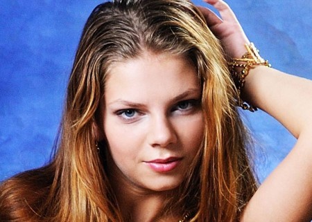 Летний шик: Оливия в природе