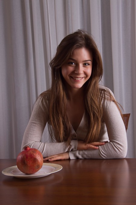 Лили С: чарующая эротика в домашнем интерьере