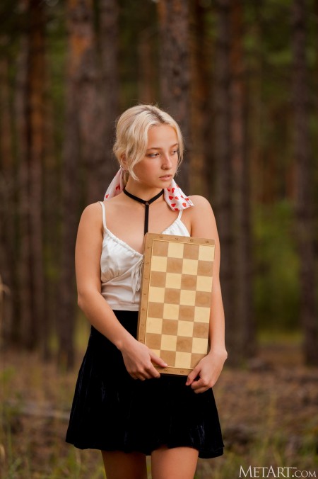 Летний восторг Лили на природе