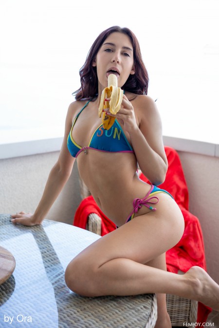 Анна Н: чувственная расслабленность в домашней обстановке