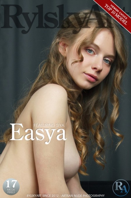 Сексуальная блондинка Siya A, фотосет