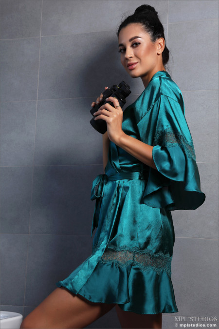 Соблазнительная красота: фотосессия в ванной