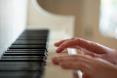 Бретт Росси: секс-символ и музыкальная фея