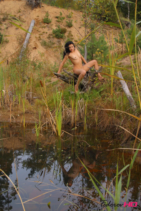 Сенсуальная нагота: Анна А на природе