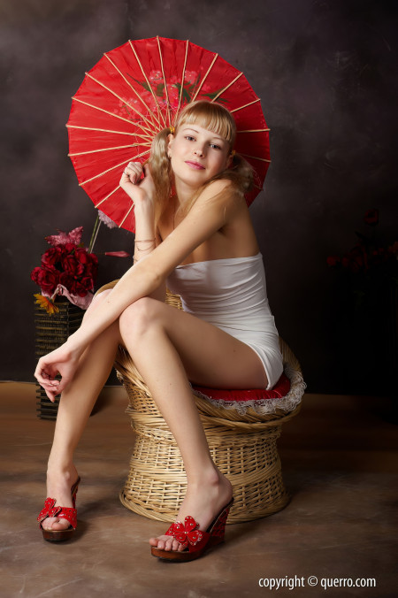 Роскошная блондинка: эротическая фотомодель Лена Q