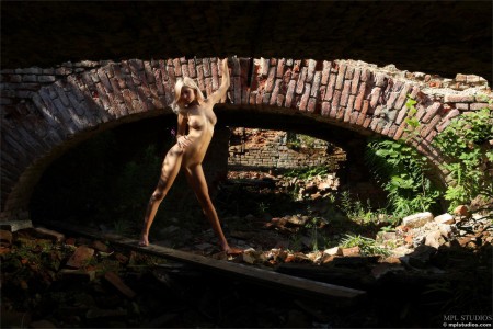 Летняя эротика: Алла А на природе