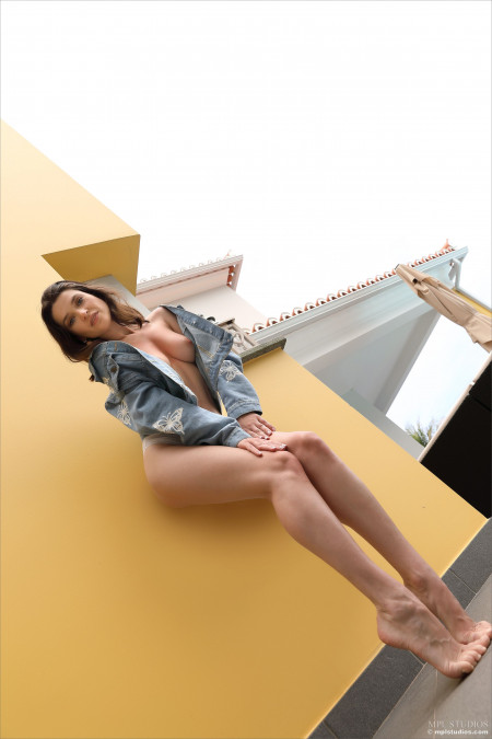 Интимность и грация: Amelia A